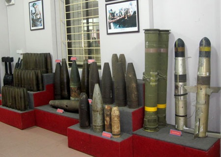 Và rất nhiều loại bom đạn khác mà quân đội nước ngoài đã sử dụng để