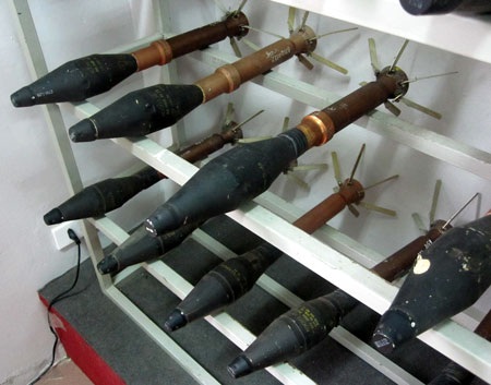 Và rất nhiều loại bom đạn khác mà quân đội nước ngoài đã sử dụng để