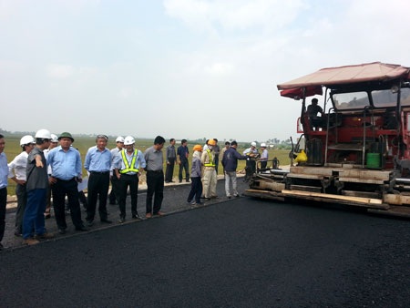 Bộ trưởng Thăng “đe” TGĐ Cienco 8 nghỉ việc nếu thi công chậm - 1 Bộ trưởng Đinh La Thăng kiểm tra Dự án cao tốc Hà Nội - Thái Nguyên