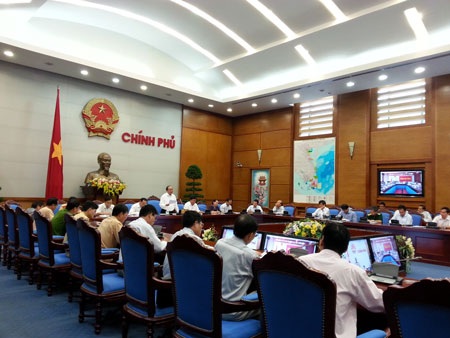 Ùn tắc giao thông tại Hà Nội và TPHCM đã giảm gần 50% - 1 Phó Thủ tướng Nguyễn Xuân Phúc chủ trì Hội nghị trực tuyến bàn về vấn đề