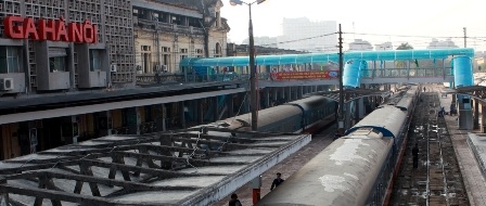 Cầu vượt được xây dựng trong gần 2 tháng được đưa vào sử dụng tại ga Hà Nội