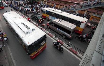 Hà Nội giám sát và xử lý xe buýt vi phạm qua hình ảnh - 1 Trong thời gian kiểm tra vi phạm, xe buýt sẽ bị giám sát bằng hình ảnh