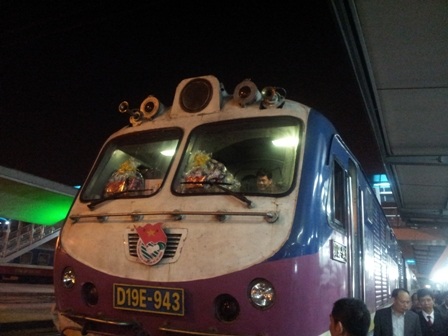 Chuyến tàu SE3 chuẩn bị khởi hành đi TPHCM