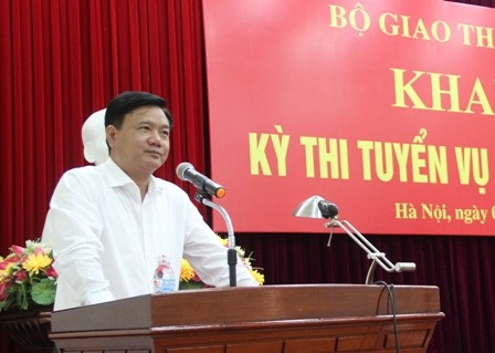 6 ứng viên “so găng” thi tuyển chức danh Vụ trưởng Vụ Vận tải - 2 Bộ trưởng Đinh La Thăng khẳng định, cơ hội của cả 6 thí sinh là như nhau
