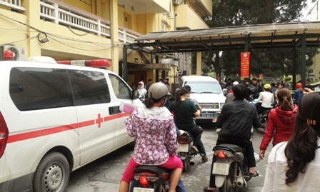 Hoạt động cấp cứu bị cản trở vì tình trạng xe cộ vào ra lộn xộn