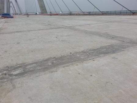 Hà Nội: Hợp long cầu Nhật Tân nối 2 bờ sông Hồng - 6 Bản mặt cầu bê công cốt thép, mặt cắt ngang rộng 33,2m với 8 làn xe chạy