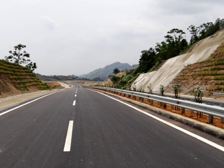 48,6km cao tốc Nội Bài - Lào Cai đoạn qua Yên Bái được thông xe