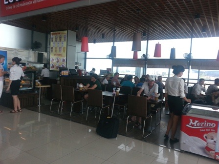 Hành khách được uống nước lọc miễn phí ở sân bay - 3 Giá dịch vụ phi hàng không cũng sẽ giảm sâu hơn nữa tại sân bay