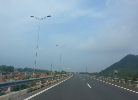 Nước ngập, sạt lở taluy trên cao tốc Nội Bài - Lào Cai - 2 Cao tốc Nội Bài - Lào Cai dự kiến sẽ hoàn thành toàn tuyến trước 30/8