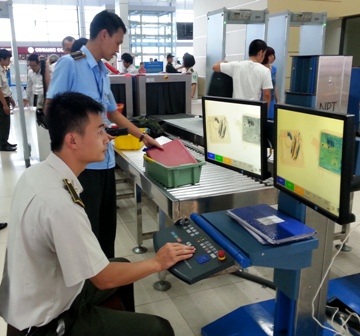 Hoạt động soi chiếu an ninh được thắt chặt tại các sân bay