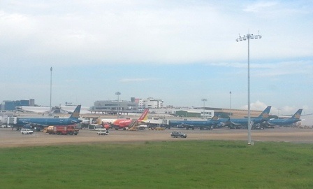 Hy vọng về một trung tâm trung chuyển hàng không quốc tế - 1 Cảng Hàng không quốc tế Tân Sơn Nhất đang quá tải nghiêm trọng và việc mở rộng là bất khả thi