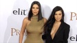 Kim Kardashian sánh đôi chị gái Kourtney