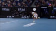 Tức tối vì thua Djokovic, tay vợt người Nga đập gãy vợt