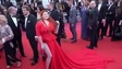 Người mẫu gặp tai nạn hy hữu khi bị giẫm tuột váy trên thảm đỏ Liên hoan phim Cannes