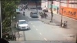 Băng trộm xe máy lao xe vào cảnh sát khi bị vây bắt