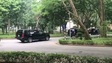 Đoàn xe của Tổng thống Mỹ di chuyển sang khu nhà trụ sở Chính phủ