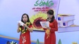 Chị Phùng Trang Nhung dành tặng phần thưởng cho các bệnh nhân ung thư