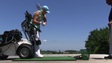 Chiếc xe lăn đặc biệt Paramobile giúp người khuyết tật có thể chơi golf