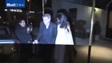 George Clooney và vợ bị paparazzi săn đón khi rời khỏi nhà một người bạn