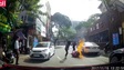 Hà Nội: Đang lưu thông, xe Vespa S bỗng phụt lửa cháy dữ dội