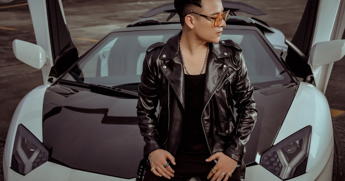 Rapper Ashi khoe vẻ phong trần lãng tử bên “siêu bò tót” Lamborghini | Báo  Dân trí