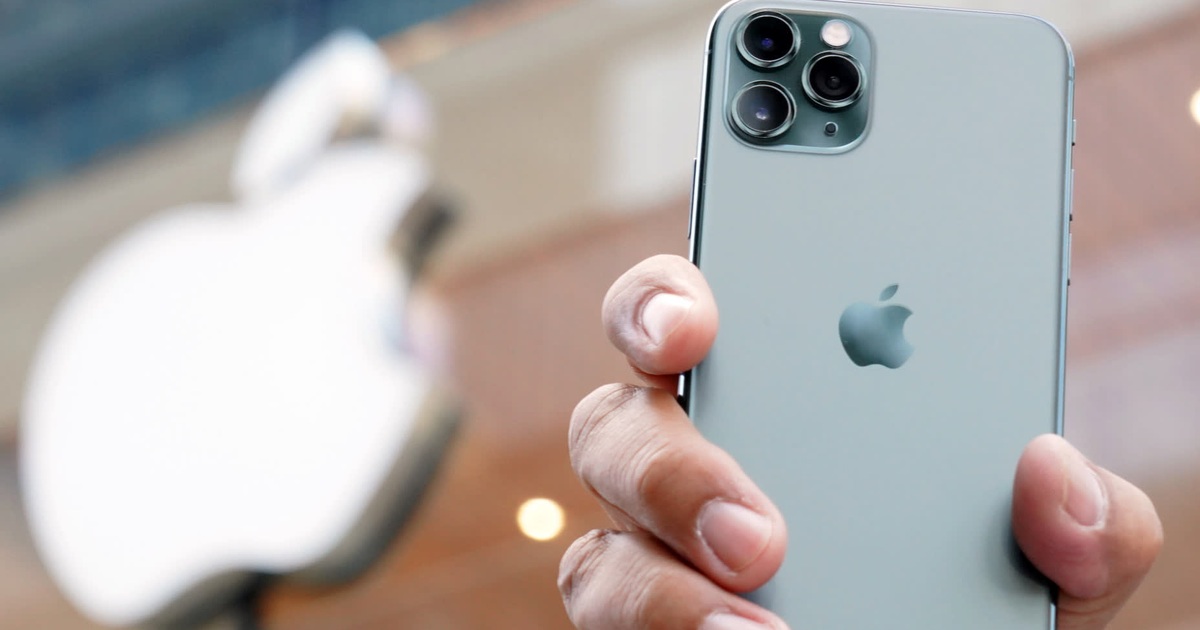 Được và mất gì khi mua iPhone chính hãng và iPhone xách tay? | Báo Dân trí