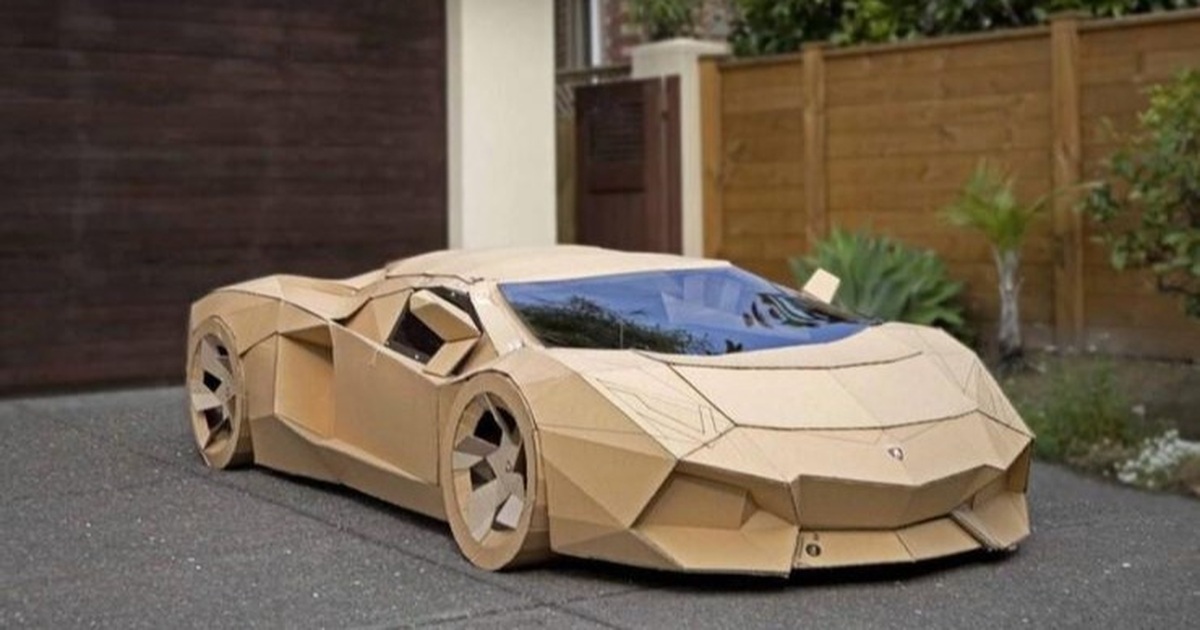Siêu xe Lamborghini bằng bìa carton được trả gần 175 triệu đồng | Báo Dân  trí