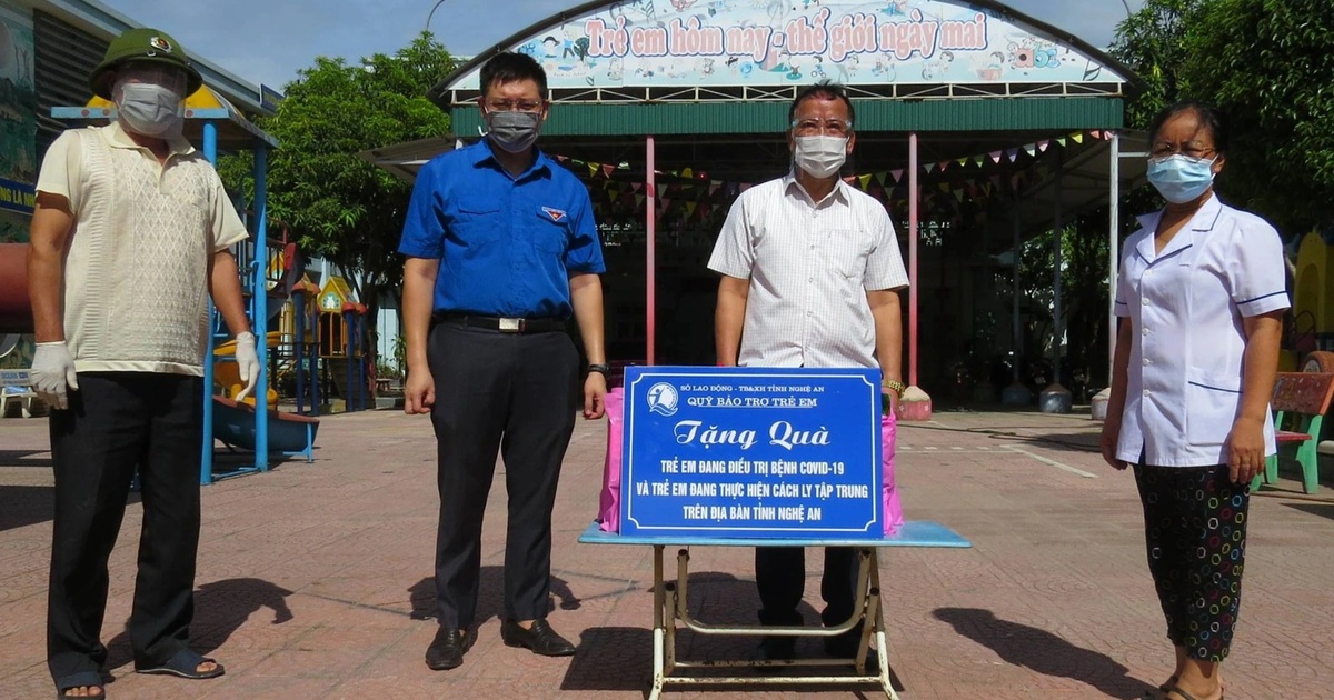 Trao 250 suất quà tặng trẻ em bị ảnh hưởng bởi dịch Covid-19 - Vimarsana News