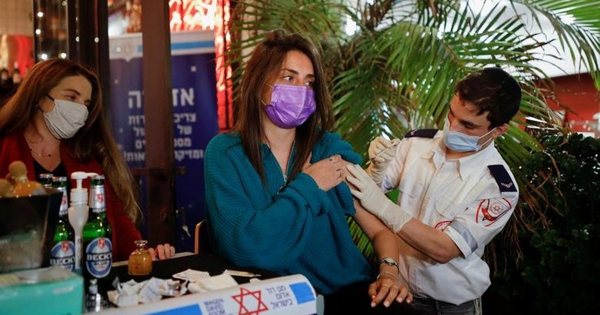 "Phép màu" tại các nước hình mẫu tiêm chủng bất chấp chủng Delta hoành hành - Vimarsana News