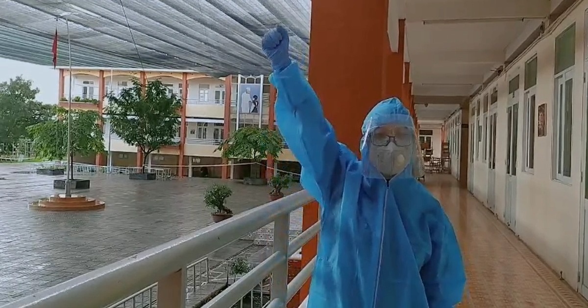 Lời tuyên thệ xúc động của tình nguyện viên kết nạp Đảng online từ tâm dịch - Vimarsana News