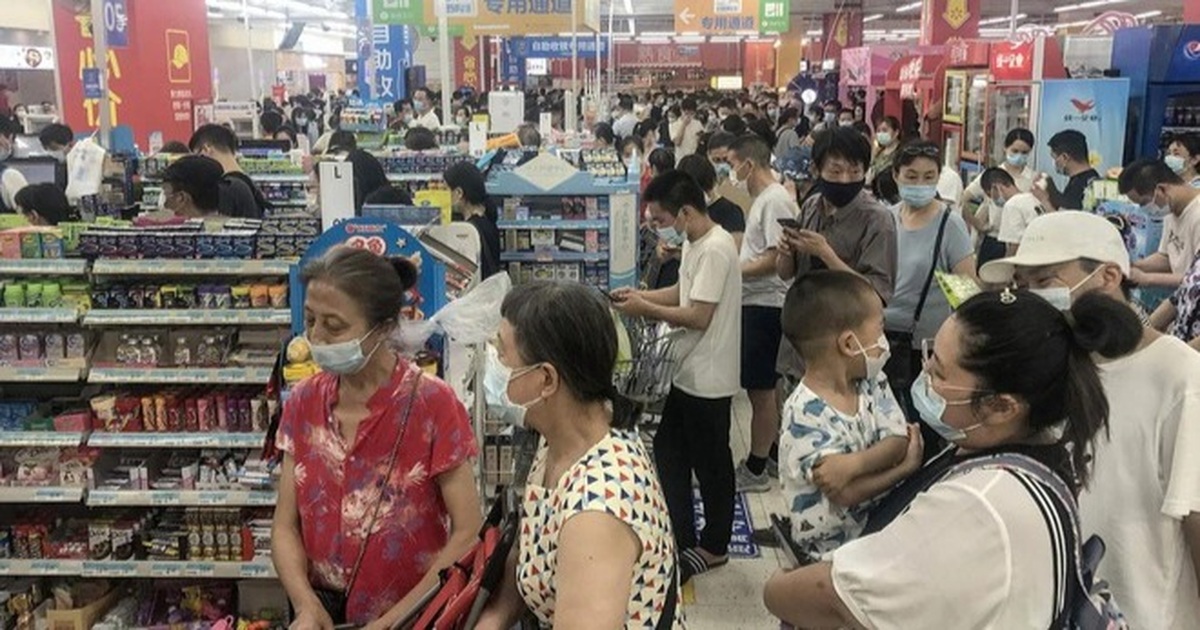 Người Vũ Hán lo lắng khi Covid-19 trở lại sau một năm - Vimarsana News
