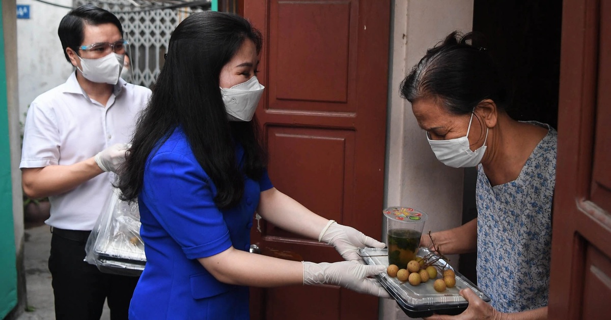 Hà Nội: Trao tặng 50.000 suất cơm nghĩa tình tới người dân gặp khó khăn - Vimarsana News