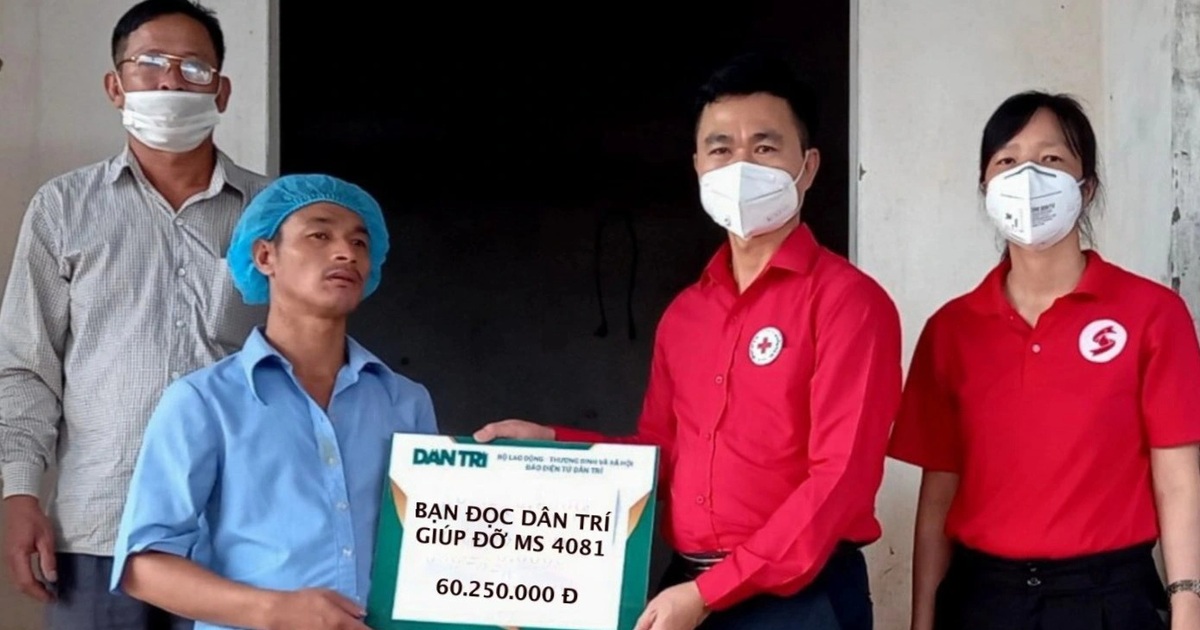 Bạn đọc Dân trí giúp đỡ người cha nghèo hơn 20 năm ôm con đến viện - Vimarsana News