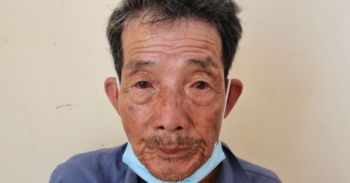 Người đàn ông tự tháo dây phong tỏa, đánh lực lượng chức năng - Vimarsana News