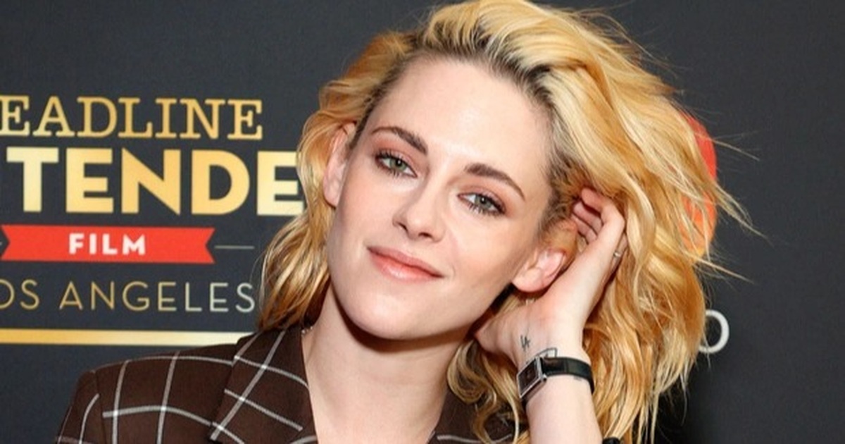 Kristen Stewart gọi chuyện tình với Robert Pattinson là 