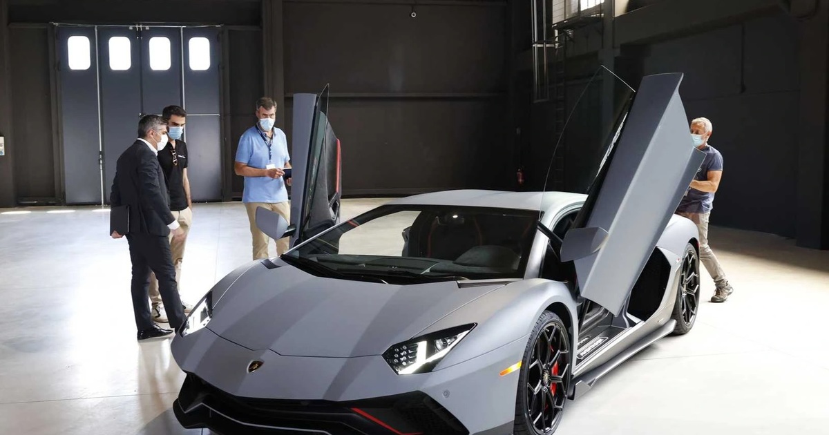 Lamborghini sẽ dừng sản xuất xe động cơ xăng thuần túy ngay trong năm nay |  Báo Dân trí