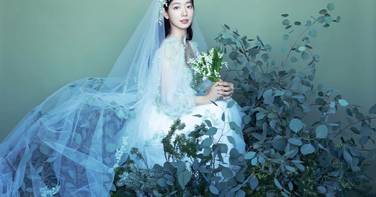 Park Shin Hye chọn đầm cưới Oscar de la Renta cho lễ cưới giản dị