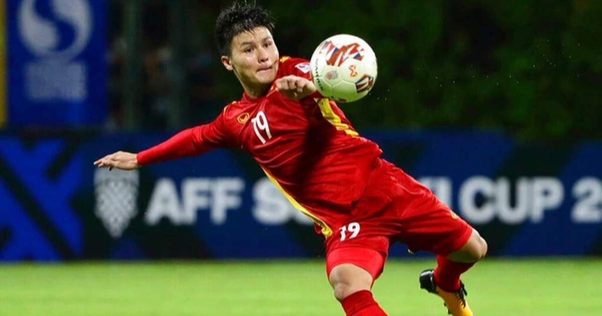 Gia nhập Pau FC, Quang Hải nhận lương thấp hơn ở V-League? | Báo Dân trí