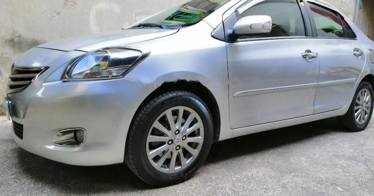 Toyota Vios 2012  Xe màu bạc
