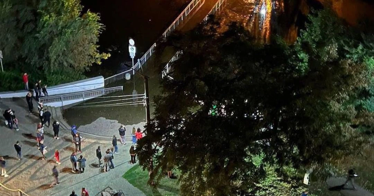 Ukraine cảnh báo quê nhà Tổng thống Zelensky đối mặt nguy cơ ngập lụt - Vimarsana News