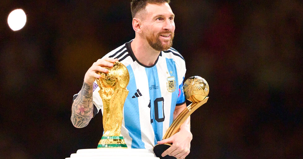 Kỷ lục Messi chắc chắn không phải là điều gì xa lạ với những người yêu bóng đá. Với số lượng bàn thắng và danh hiệu thuộc hàng đầu thế giới, Messi đã trở thành một huyền thoại và tên tuổi của anh ta ghi vào lịch sử. Click vào hình ảnh để khám phá thêm về những kỷ lục của Messi.