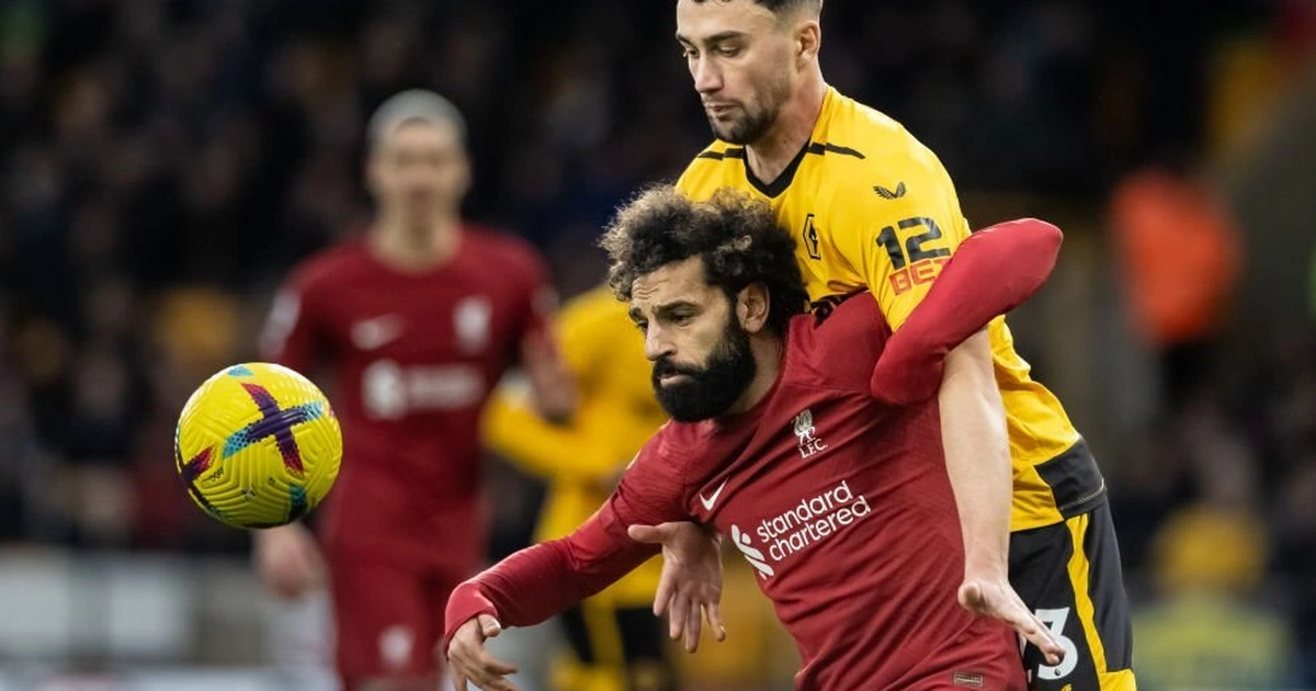 Thi đấu như mơ ngủ, Liverpool thua 3 bàn trên sân Wolves | Báo Dân trí