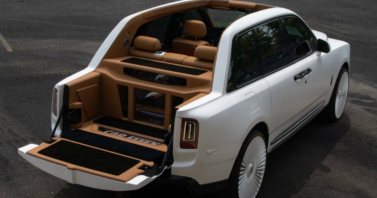 118 HH Model RollsRoyce Cullinan Metallic Orange Resin Car Model   LIVECARMODELcom