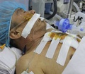 “Bố ơi, con xin bố tỉnh dậy đi”