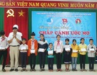 105 học sinh nghèo hiếu học nhận học bổng đến hết đại học