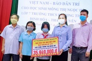 Hàng chục triệu đồng trao tặng các em học sinh có hoàn cảnh éo le