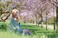 Mùa hoa anh đào đẹp nao lòng qua góc nhìn nữ sinh Việt tại Anh