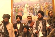 Taliban hạ cờ ở dinh tổng thống Afghanistan, tuyên bố chiến tranh kết thúc