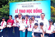 Hội Khuyến học Đà Nẵng trao 30 suất học bổng đến học sinh Quảng Nam