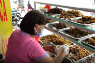 Quán bún cá cay ngày bán 1.300 bát, dùng cả tạ nguyên liệu ở Hải Phòng